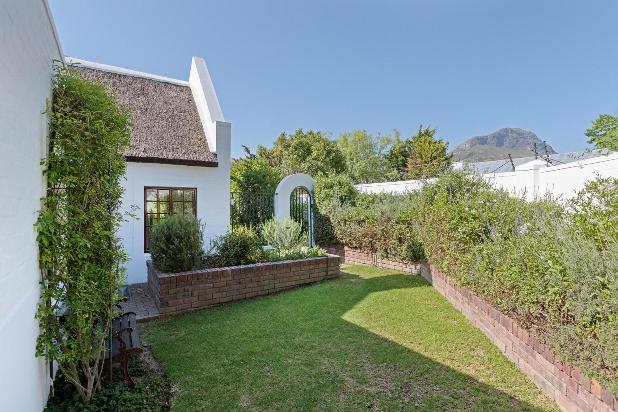 Die Rietdak - Reetdachhaus Mit Vier Schlafzimmern Cape Town Dış mekan fotoğraf