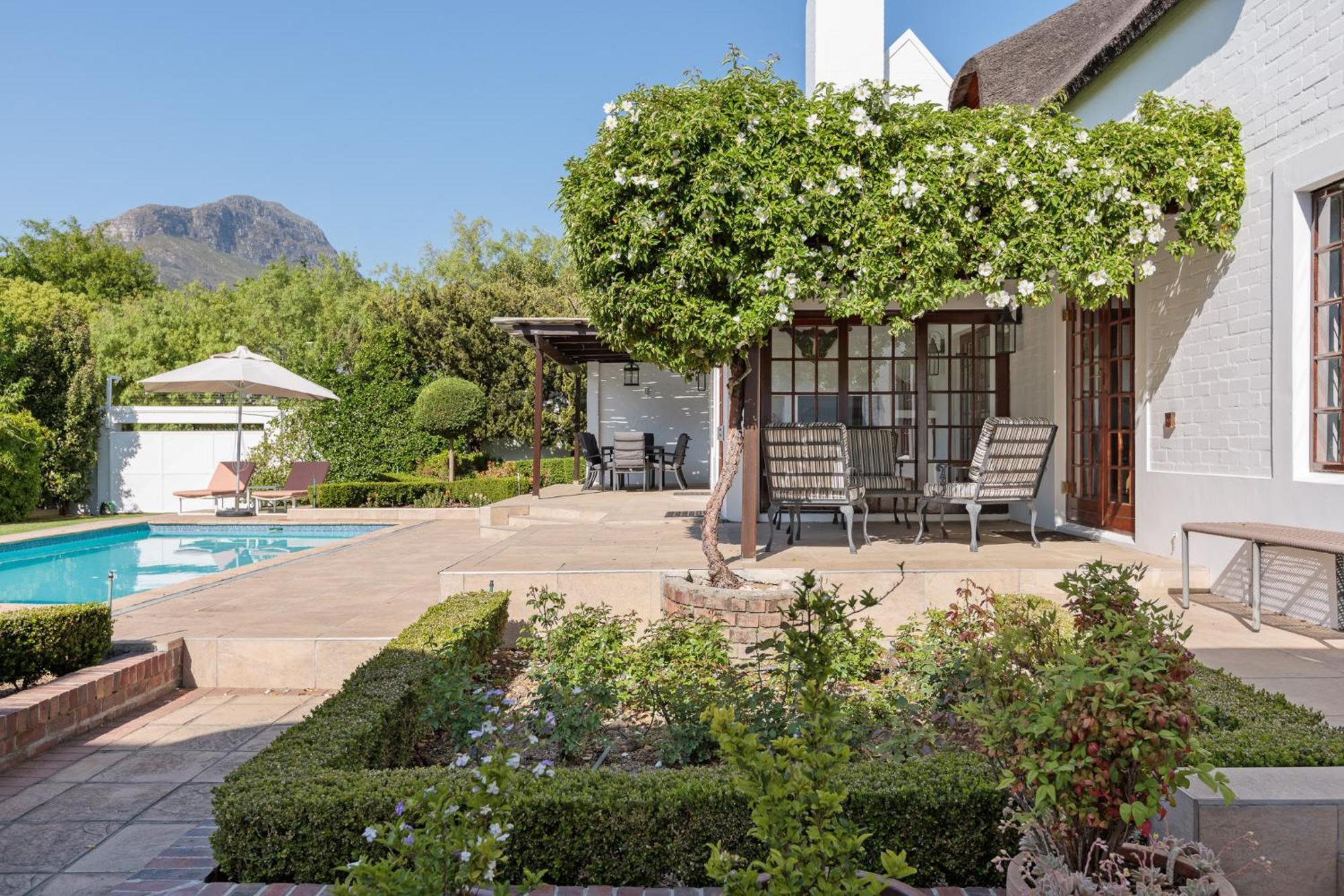 Die Rietdak - Reetdachhaus Mit Vier Schlafzimmern Cape Town Dış mekan fotoğraf