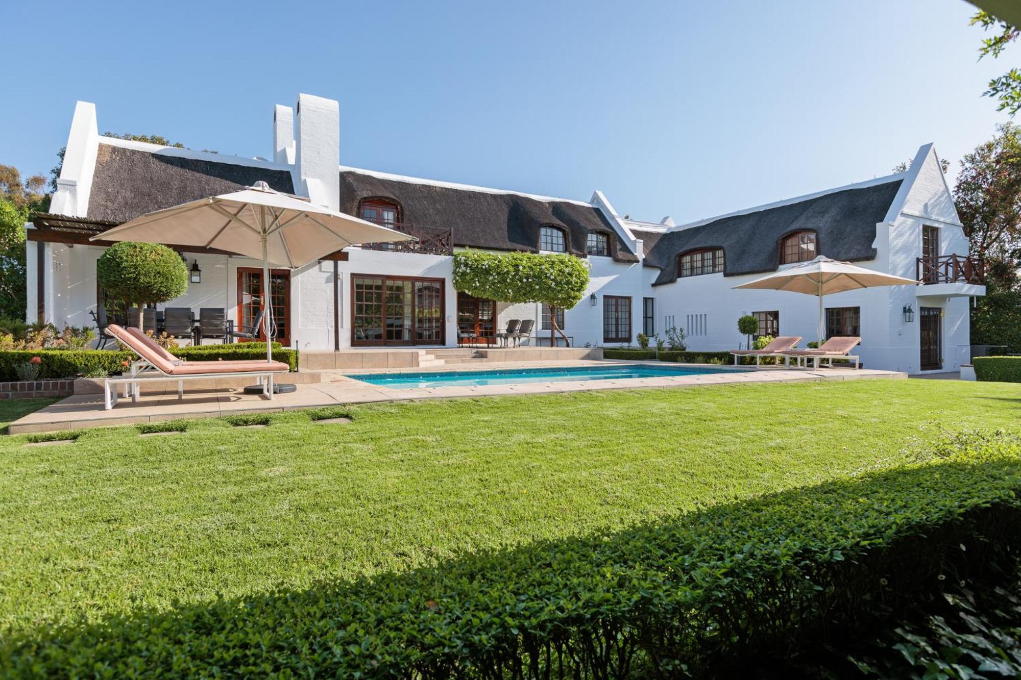 Die Rietdak - Reetdachhaus Mit Vier Schlafzimmern Cape Town Dış mekan fotoğraf