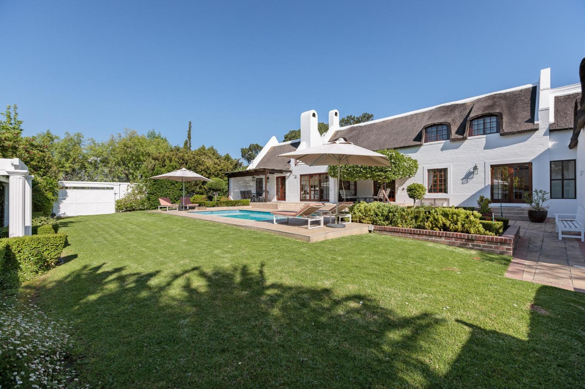 Die Rietdak - Reetdachhaus Mit Vier Schlafzimmern Cape Town Dış mekan fotoğraf