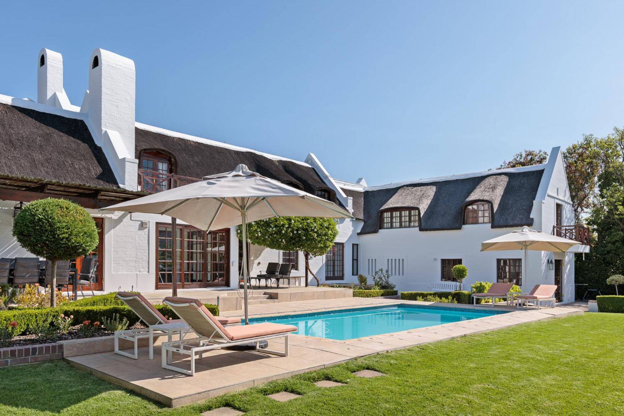 Die Rietdak - Reetdachhaus Mit Vier Schlafzimmern Cape Town Dış mekan fotoğraf
