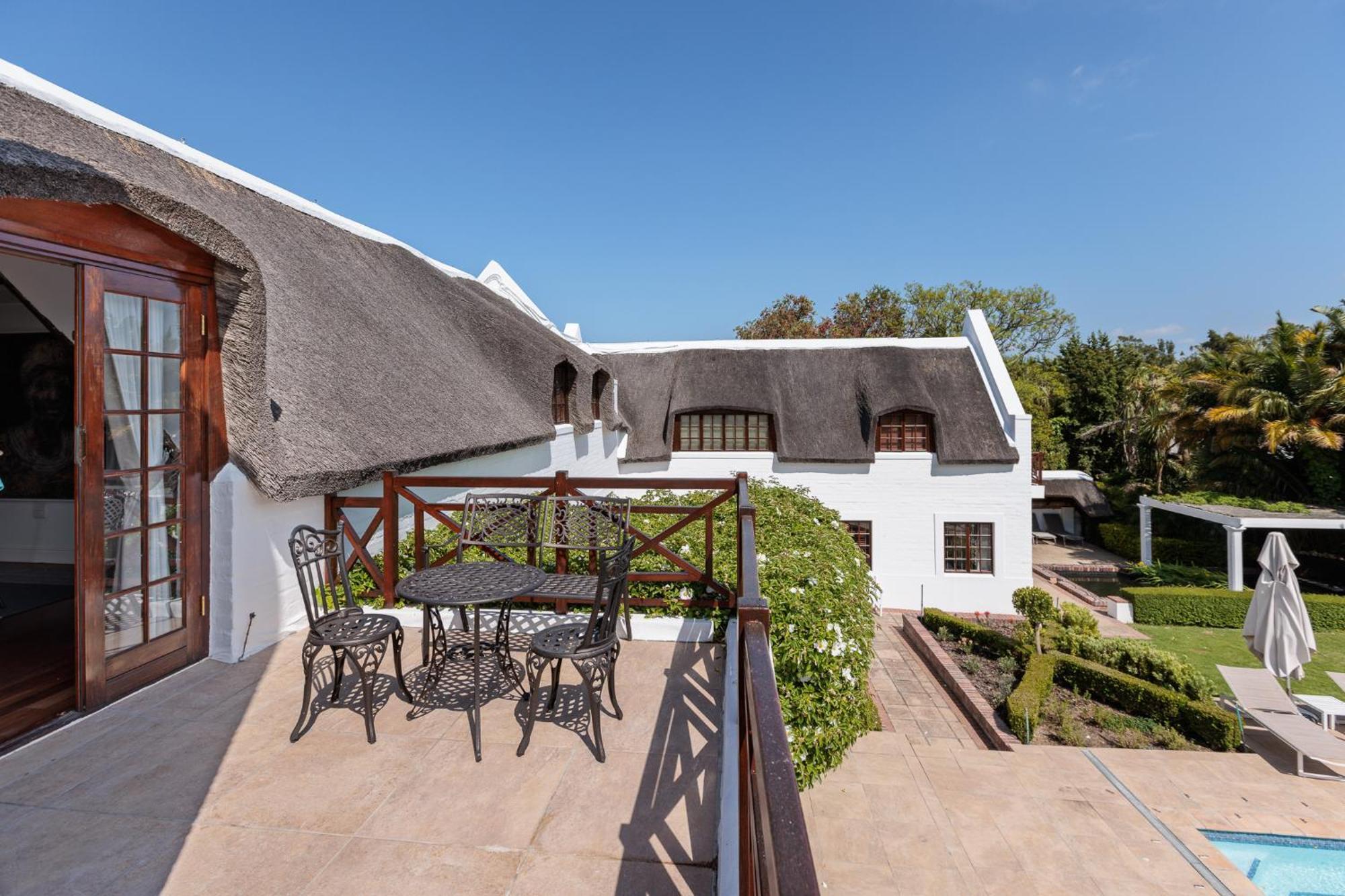 Die Rietdak - Reetdachhaus Mit Vier Schlafzimmern Cape Town Dış mekan fotoğraf